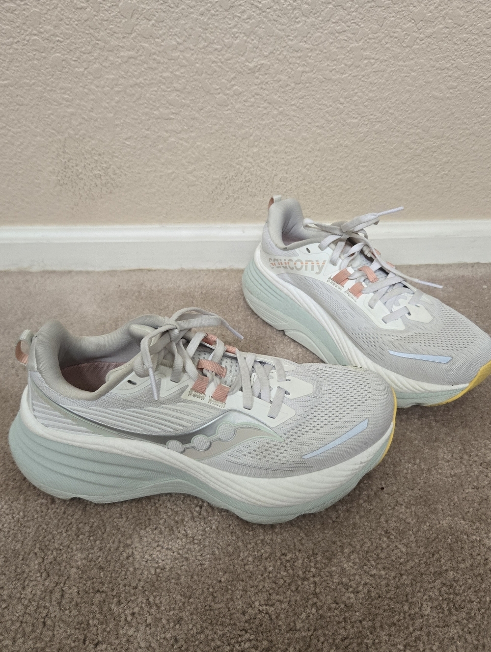 Saucony Hurricane 24 Running Shoes